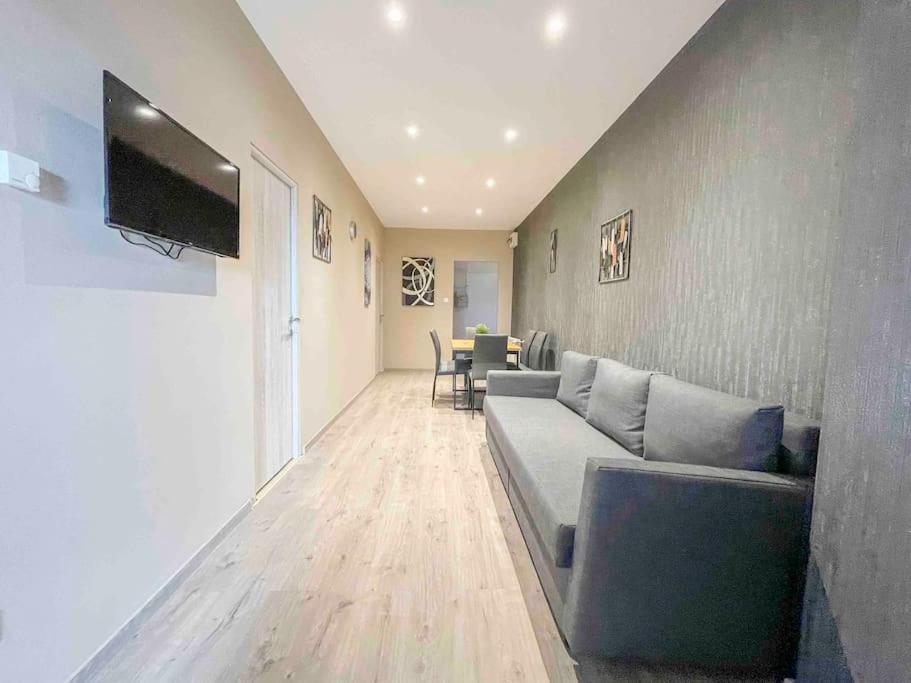 I77 Spacious Modern 3bedroom Apartment Budapest