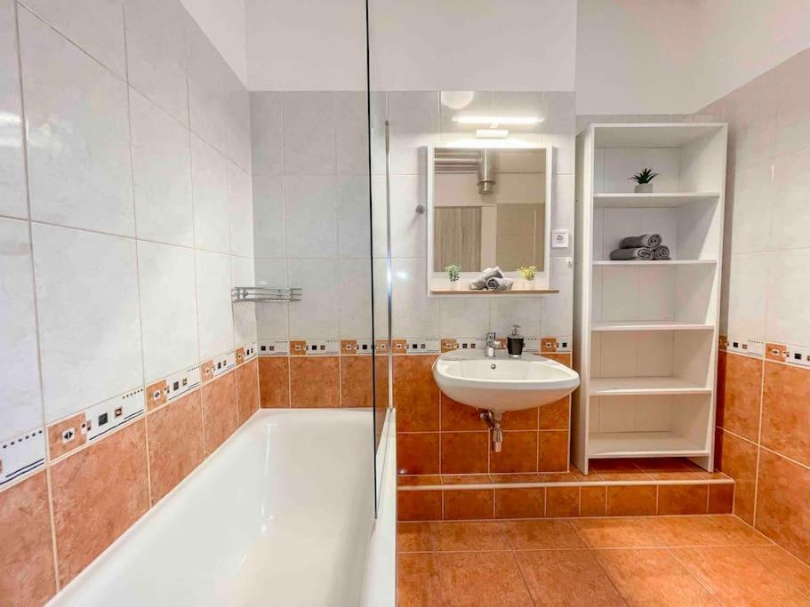Apartment I77 Spacious Modern 3bedroom *